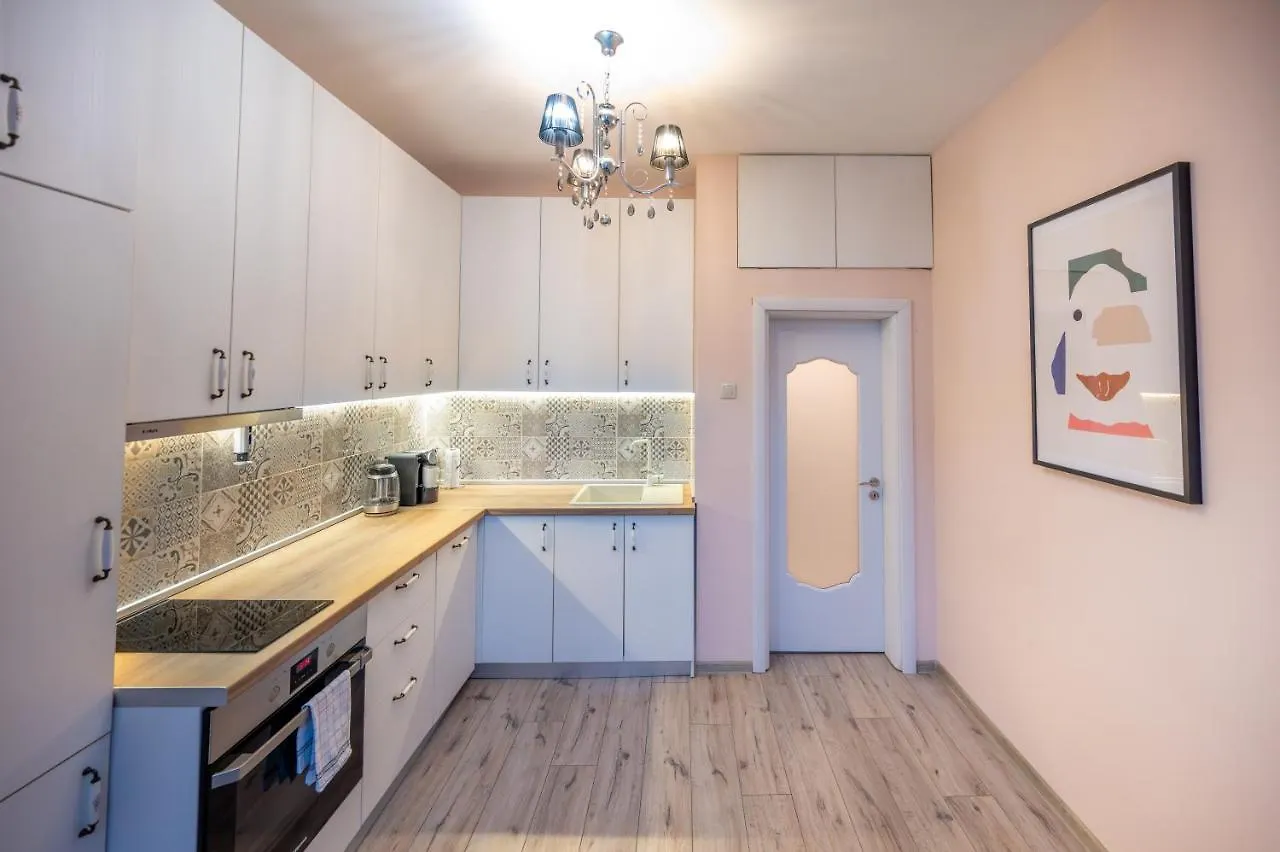 Spacious 1Bdr Apartment Near City Center 소피아 불가리아